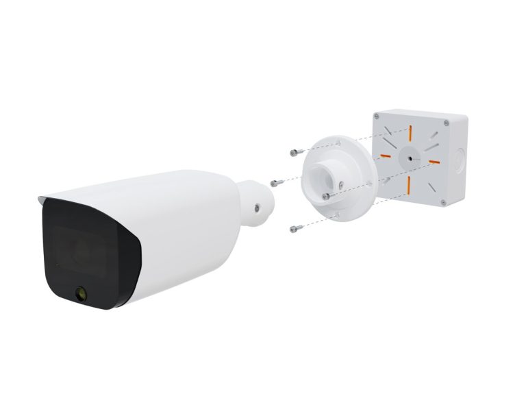 Камера видеонаблюдения, переходник и крышка монтажной коробки BOXFORCAM™ с прорезями-десятилистником