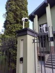 Монтаж камеры видеонаблюдения BOXFORCAM™ на фасаде здания